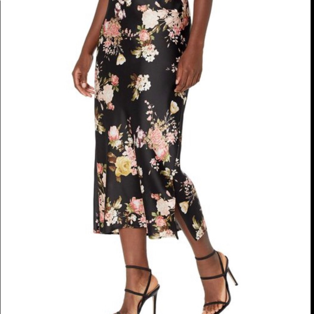 Vince Camuto Women’s Black Floral Slit Maxi Skirt